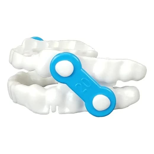 The iHeart Sleep Basic appliance: upper and lower plates joined by an adjustable connector.